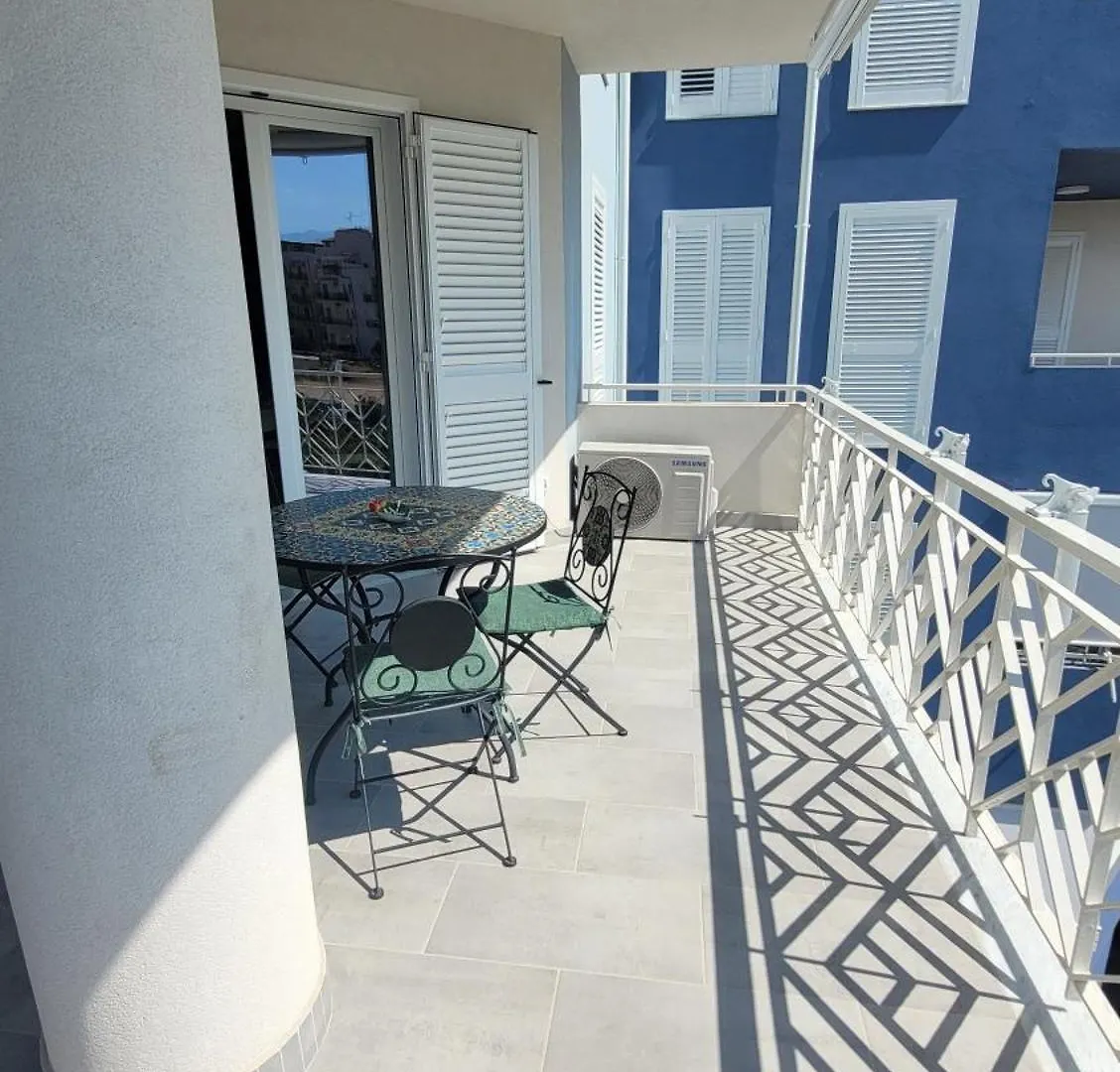 Recanati Seaside Apartment Giardini Naxos Italia
