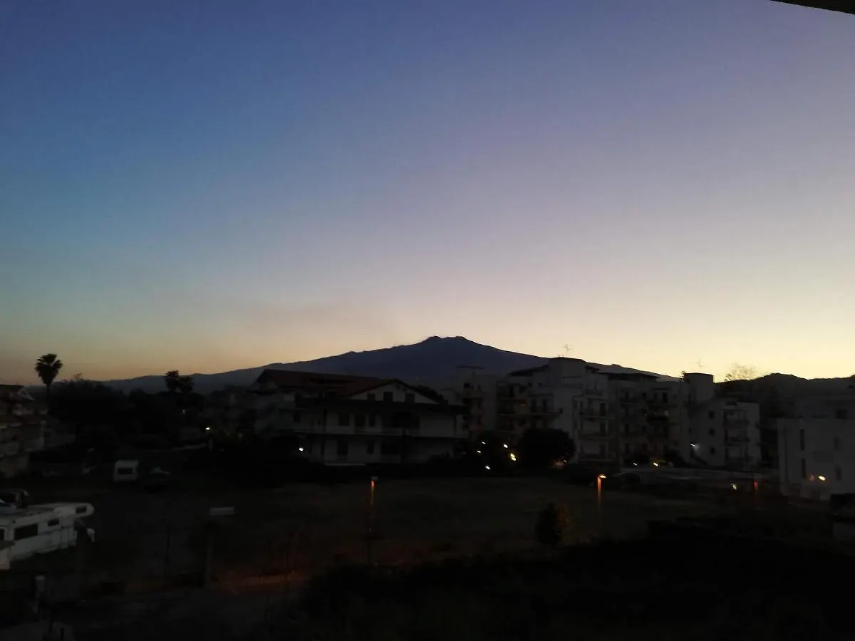 Recanati Seaside Apartment Giardini Naxos Italia